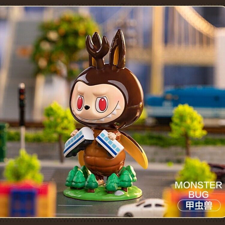 Kaiju The Monster Series Giant Labubu